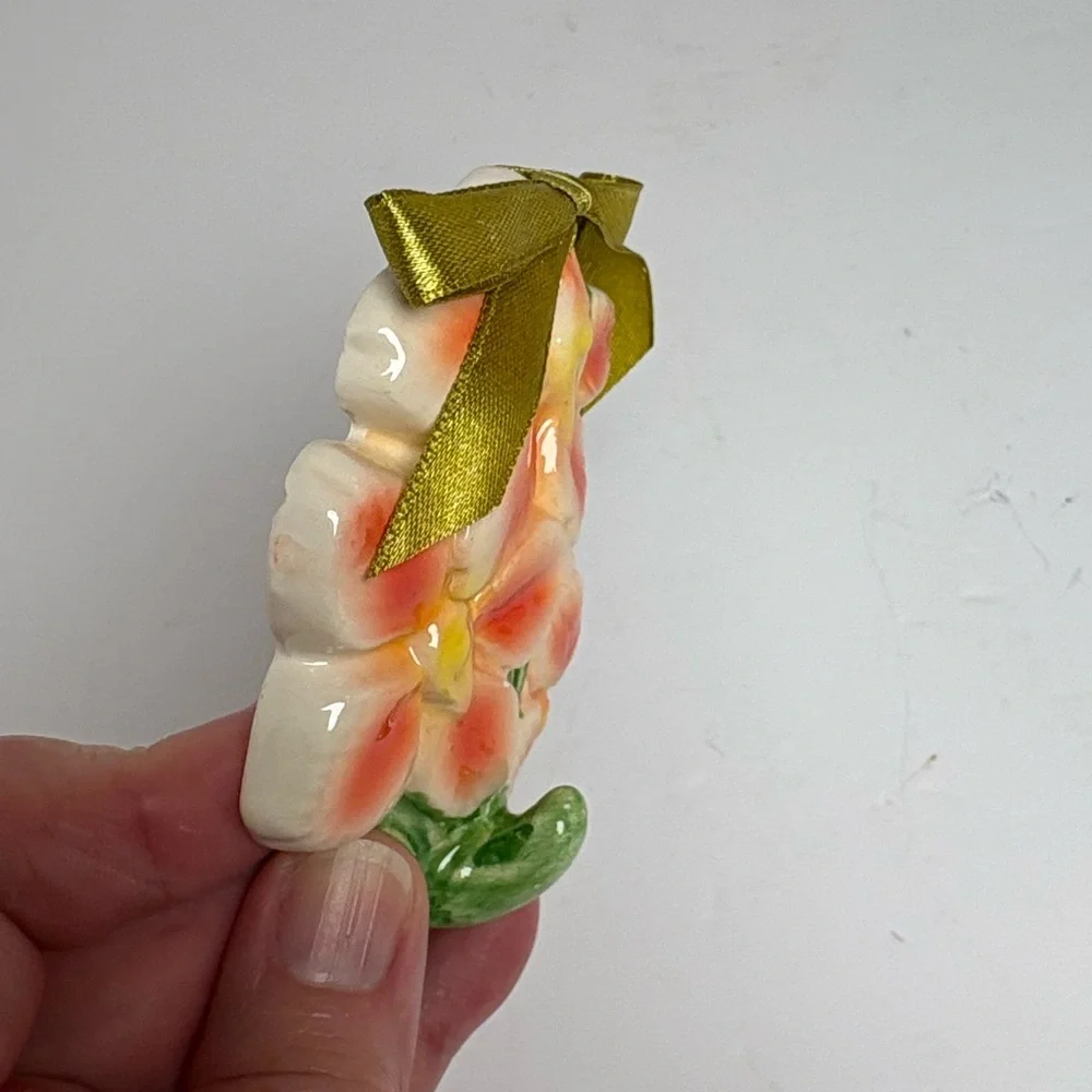 Vintage Floral Ceramic Wall Art Hooks in Original Box